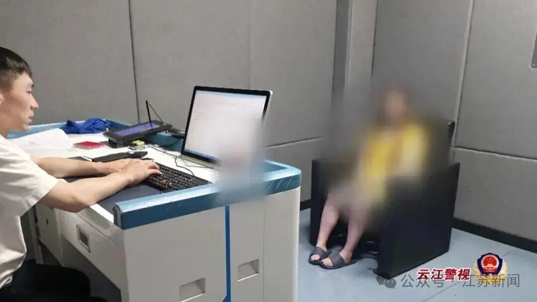 睡衣对比图