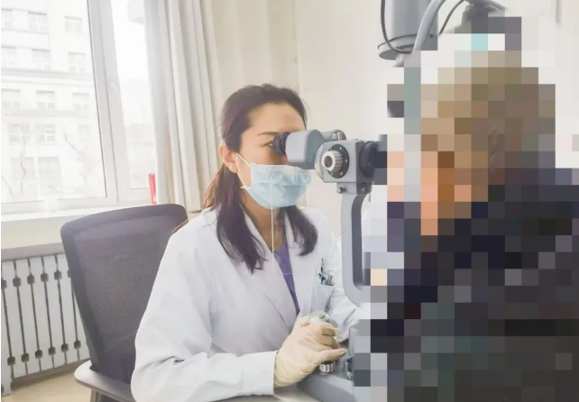 筋膜枪按摩眼睛致晶状体脱位